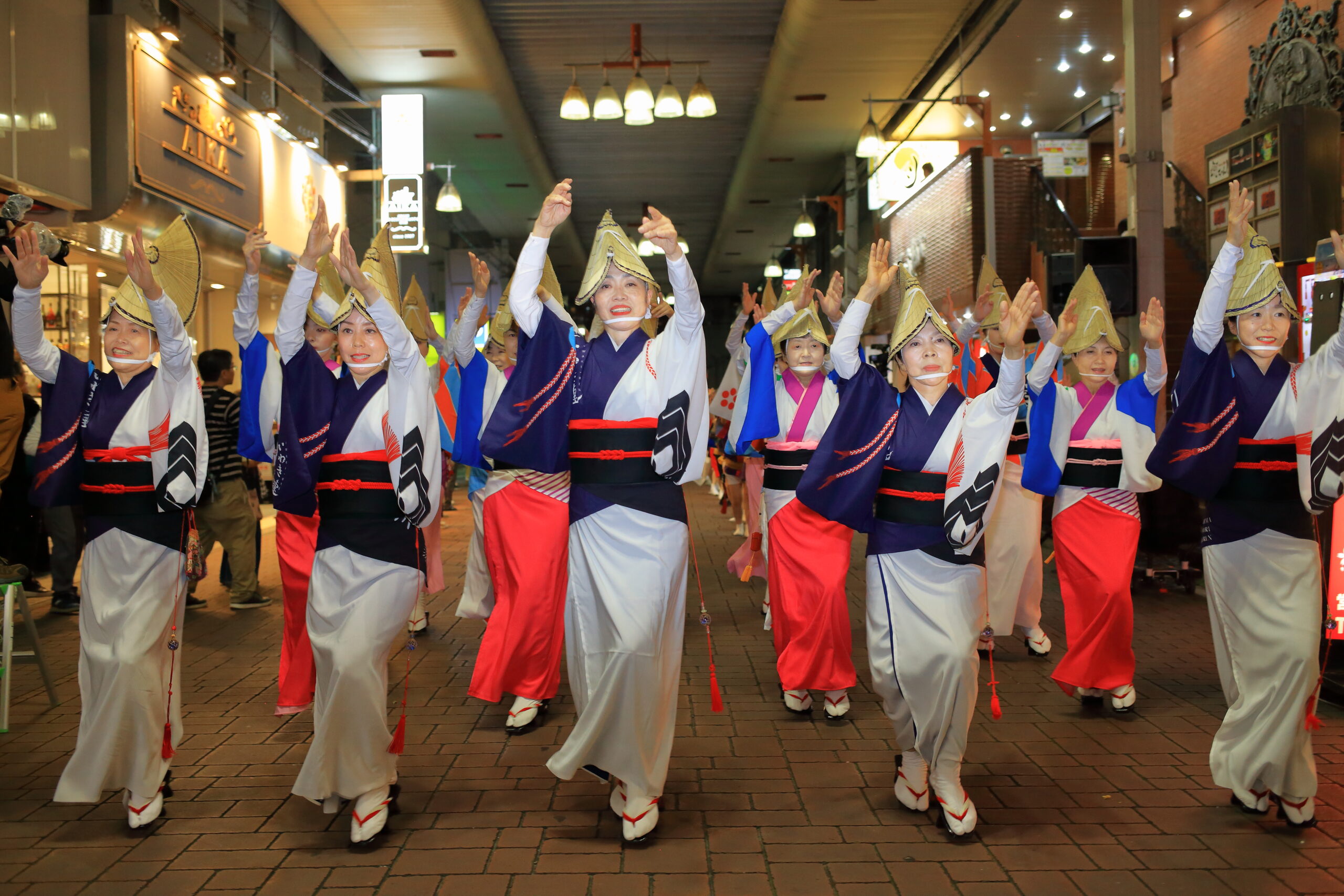 「商店街に華が咲く」撮影者:関 光雄 様
